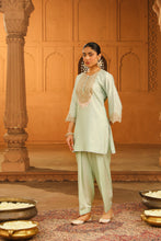 Load image into Gallery viewer, Short kurta with salwar