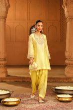 Load image into Gallery viewer, Short kurta with salwar