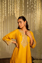 Load image into Gallery viewer, MEHNAAZ - GLAZE MUSTARD