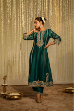 Load image into Gallery viewer, SABIRAH - EMERALD GREEN