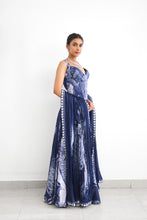 Load image into Gallery viewer, Swirl Lehenga