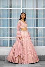 Load image into Gallery viewer, Blush blossom