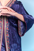 Load image into Gallery viewer, LARA