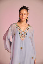 Load image into Gallery viewer, CLARA