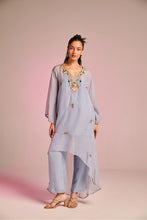 Load image into Gallery viewer, CLARA