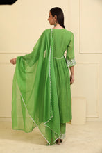 Load image into Gallery viewer, GREEN KURTA SET WITH DUPATTA & PANTS
