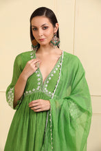 Load image into Gallery viewer, GREEN KURTA SET WITH DUPATTA & PANTS