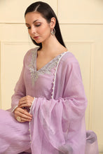 Load image into Gallery viewer, LILAC KURTA SET WITH DUPATTA & PANTS