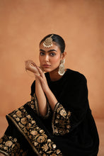 Load image into Gallery viewer, Black velvet embroidered tunic and pants