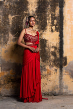 Load image into Gallery viewer, RED GEORGETTE DRAPE SAREE WITH BELT