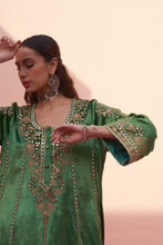 Load image into Gallery viewer, Green velvet choga set