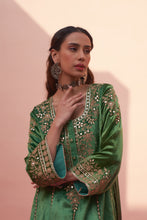 Load image into Gallery viewer, Green velvet choga set