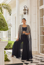 Load image into Gallery viewer, JACKETS AND CAPES