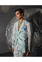 Load image into Gallery viewer, Rin bowed Over shirt