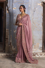 Load image into Gallery viewer, ROSE 3D WORK SAREE WITH BELT
