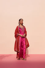Load image into Gallery viewer, Rani Pink Velvet Kurta Set