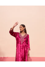 Load image into Gallery viewer, Rani Pink Velvet Kurta Set