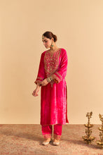 Load image into Gallery viewer, Fareeha - Hotpink Kurta with Salwar