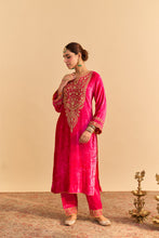 Load image into Gallery viewer, Fareeha - Hotpink Kurta with Salwar
