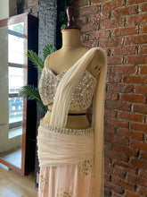 Load image into Gallery viewer, Powder Pink Draped saree