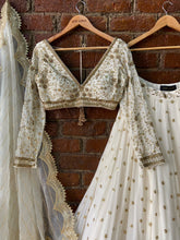 Load image into Gallery viewer, Ivory Sharmily lehenga set