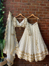 Load image into Gallery viewer, Ivory Sharmily lehenga set