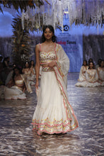 Load image into Gallery viewer, VEDIKA LEHENGA SET