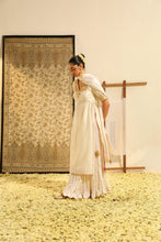 Load image into Gallery viewer, Straight kurta with crushed silk skirt and crushed dupatta