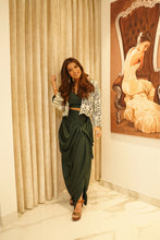 Load image into Gallery viewer, Girlfriends