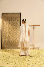 Load image into Gallery viewer, Straight kurta with crushed silk skirt and crushed dupatta