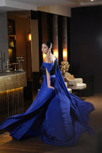 Load image into Gallery viewer, Blue Damsel