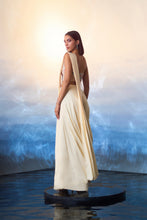 Load image into Gallery viewer, CHAMPAGNE SILK DRAPE SAREE