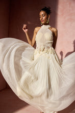 Load image into Gallery viewer, IVORY PLEATED SKIRT AND HALTER SET