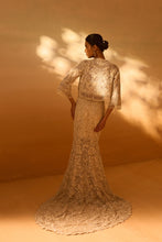 Load image into Gallery viewer, IVORY TRAIL SKIRT WITH PLEATED CROPTOP AND VEIL