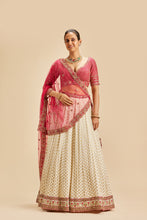 Load image into Gallery viewer, IVORY BANARSI BOOTI LHENGA WITH FUSCHIA CHOLI AND DUPATTA SET