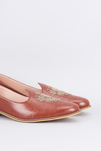 Load image into Gallery viewer, Cocoa Crown Leather Loafers