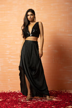 Load image into Gallery viewer, Black Sequins Jacket and hoti Skirt Set