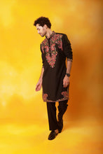 Load image into Gallery viewer, Black kashimiri embroidered Kurta Pant