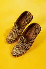 Load image into Gallery viewer, Black Embroidered Loafers