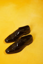 Load image into Gallery viewer, Patent Black lace up shoes