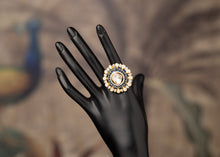 Load image into Gallery viewer, Esra