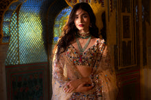 Load image into Gallery viewer, Gold Three-Dimension