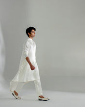 Load image into Gallery viewer, Ivory Flow Kurta