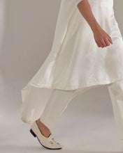 Load image into Gallery viewer, Ivory Flow Kurta