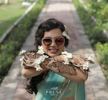 Load image into Gallery viewer, Ivory Floral Jewellery Set (Sstpjh-04)