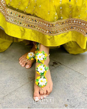 Load image into Gallery viewer, Yellow Floral Jewellery Set (Wbte3Ch3A-05)