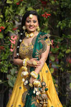 Load image into Gallery viewer, Yellow Floral Jewellery Set (Wb5E3Chk-04)