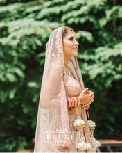 Load image into Gallery viewer, Ivory Kaleeras (Pifk 0041)