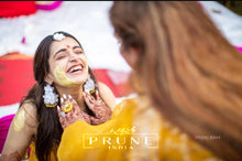 Load image into Gallery viewer, Ivory Floral Jewellery Set (Sstjha-04)