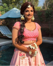 Load image into Gallery viewer, Ivory Floral Jewellery Set (Sstja-03)